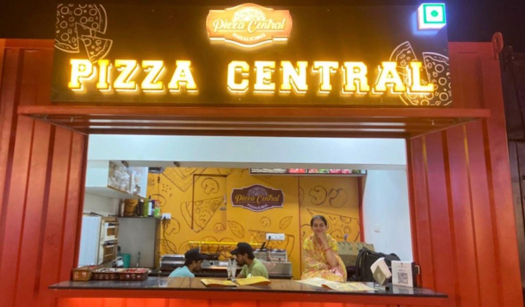 Pizza Central stall at night GIFT City